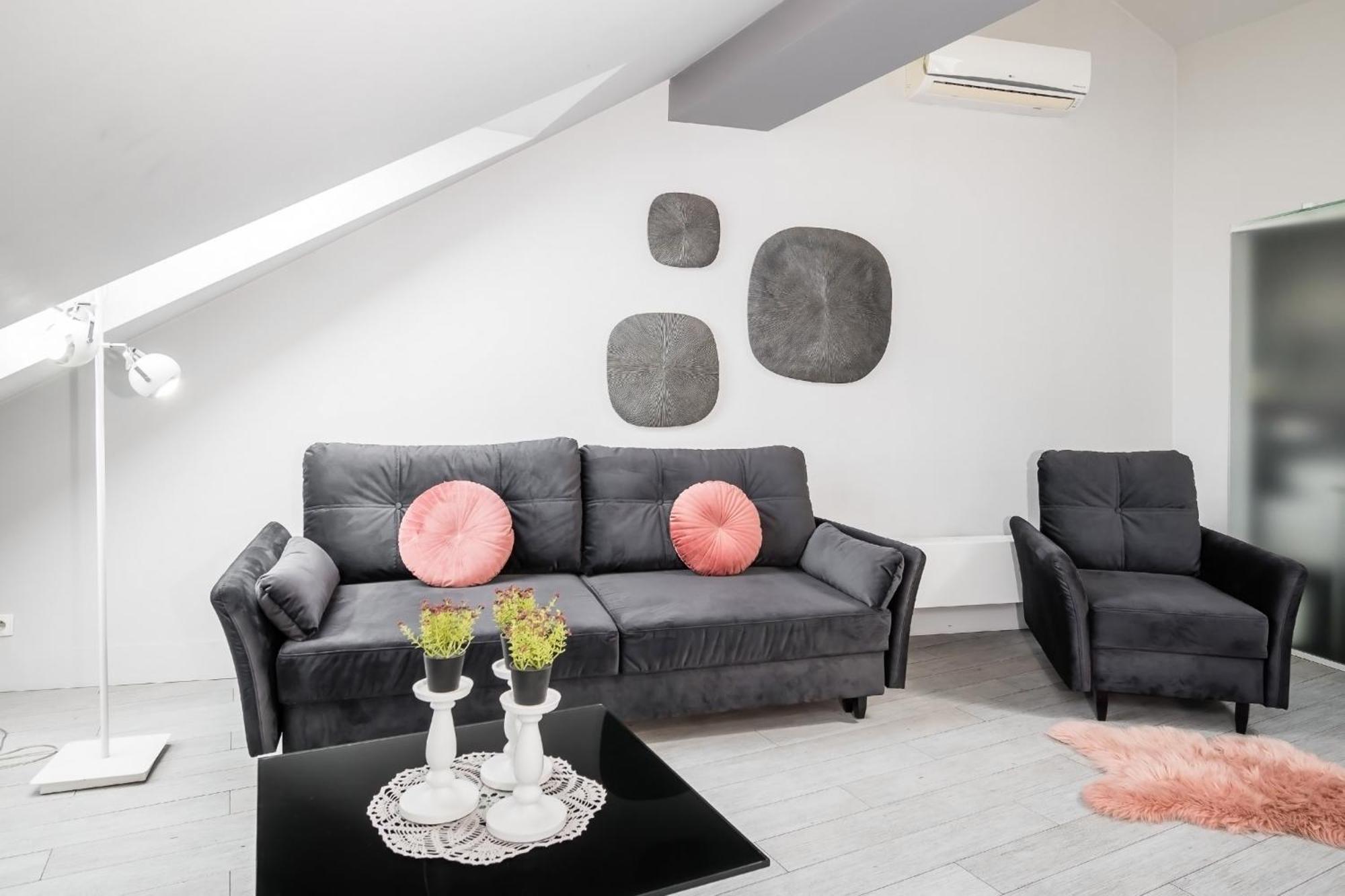 Krzyza Apartment *